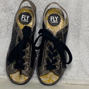 FLY LONDON-Tennis Shoe Wedge, 2.5” Heel